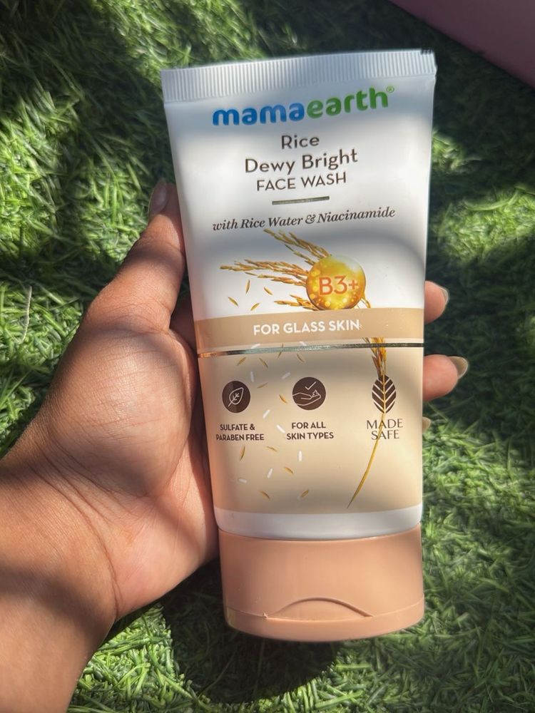 Mamaearth Rice Dewy Bright Face Wash