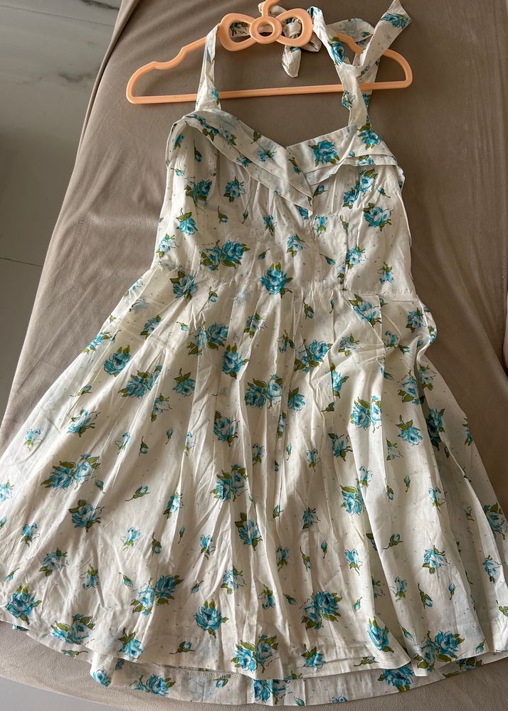 Forever 21 Halter Neck Cute Dress