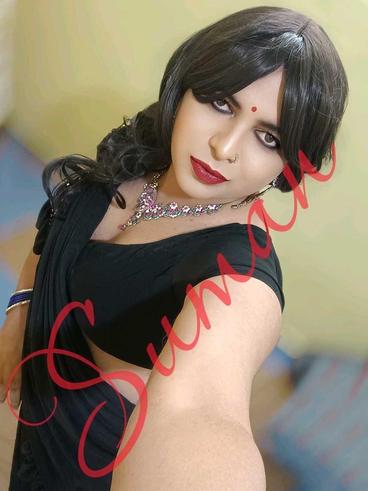 black saree with blouse