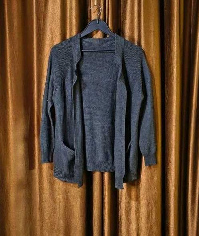 Woolen Shrug with 2 side pockets Size 44 inches