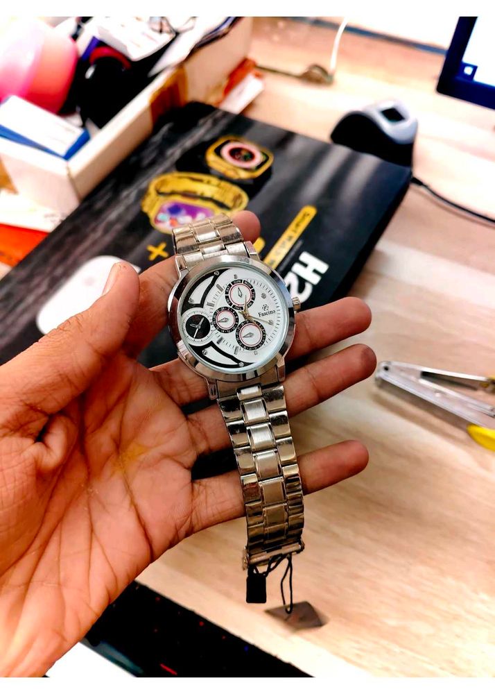 Elegant Silver Wrist Watch