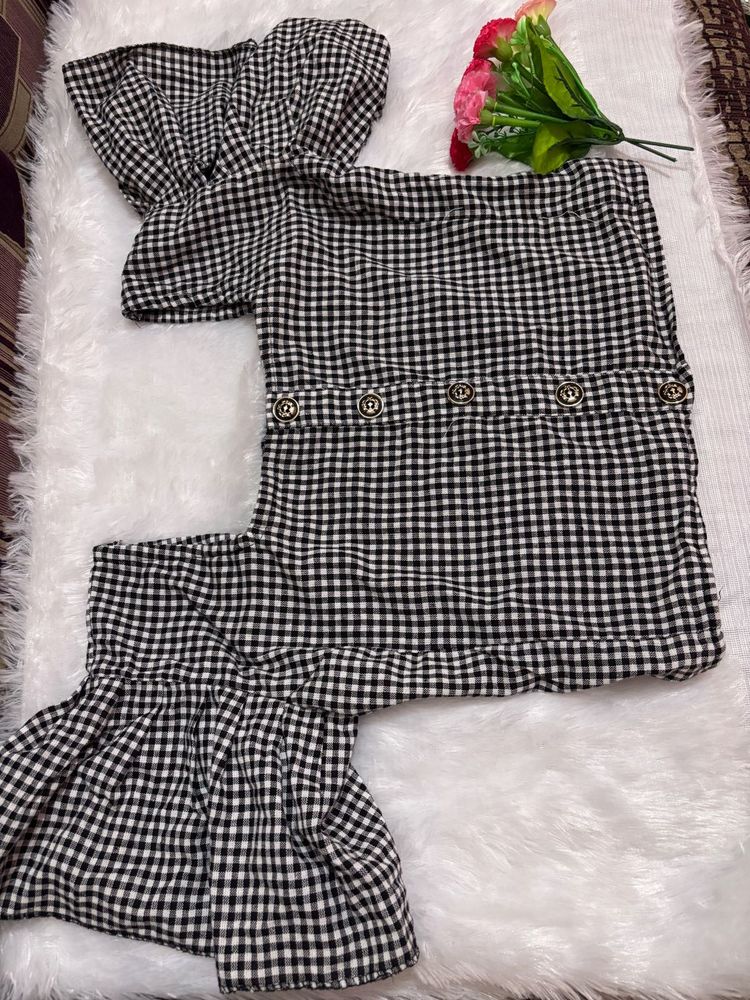 Korean Ruffle Top🎀Gingham style!