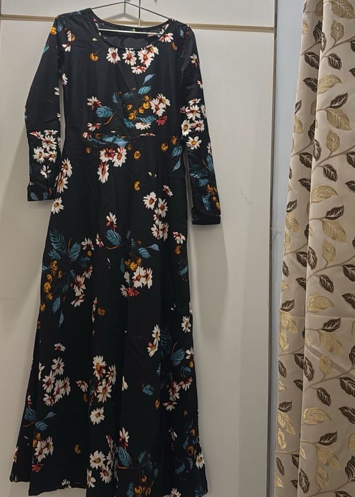 Floral Maxi Dress Size : Bust 32 XS