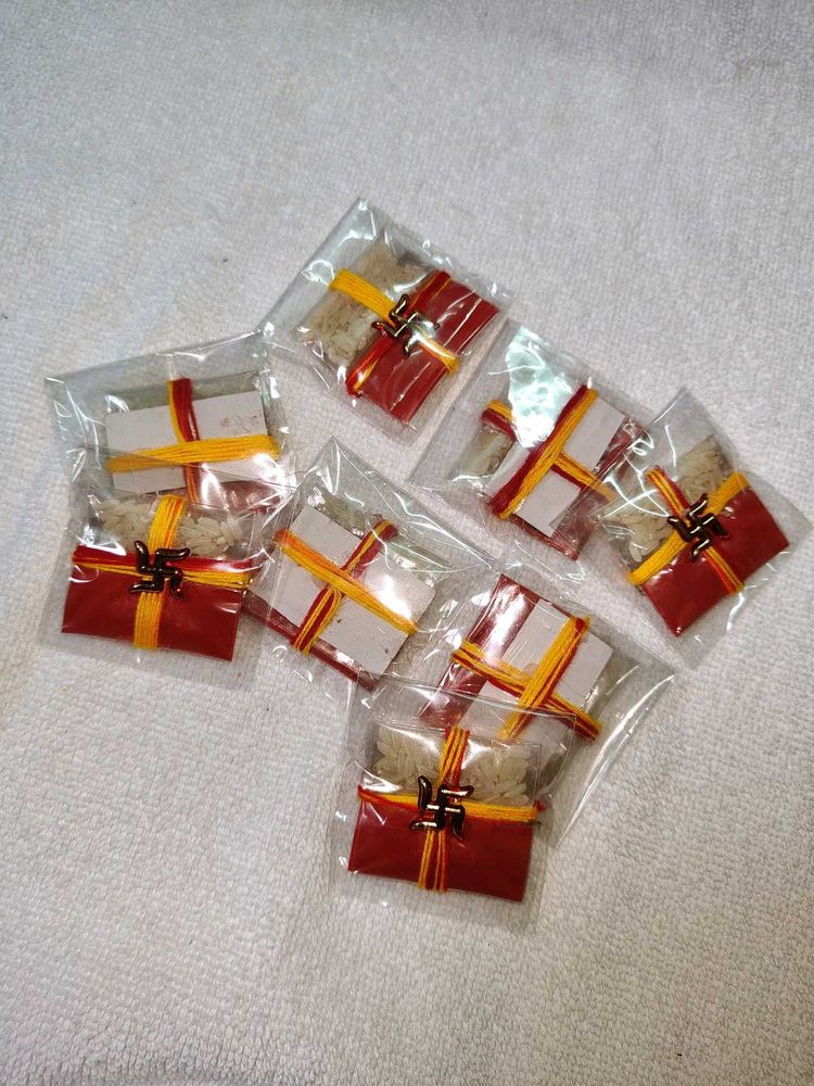 8 Pcs Rolli Chawal For Both Bhaiya And Bhabhi
