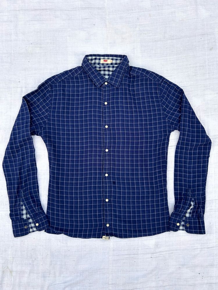 LEVI’S authentic blue shirt