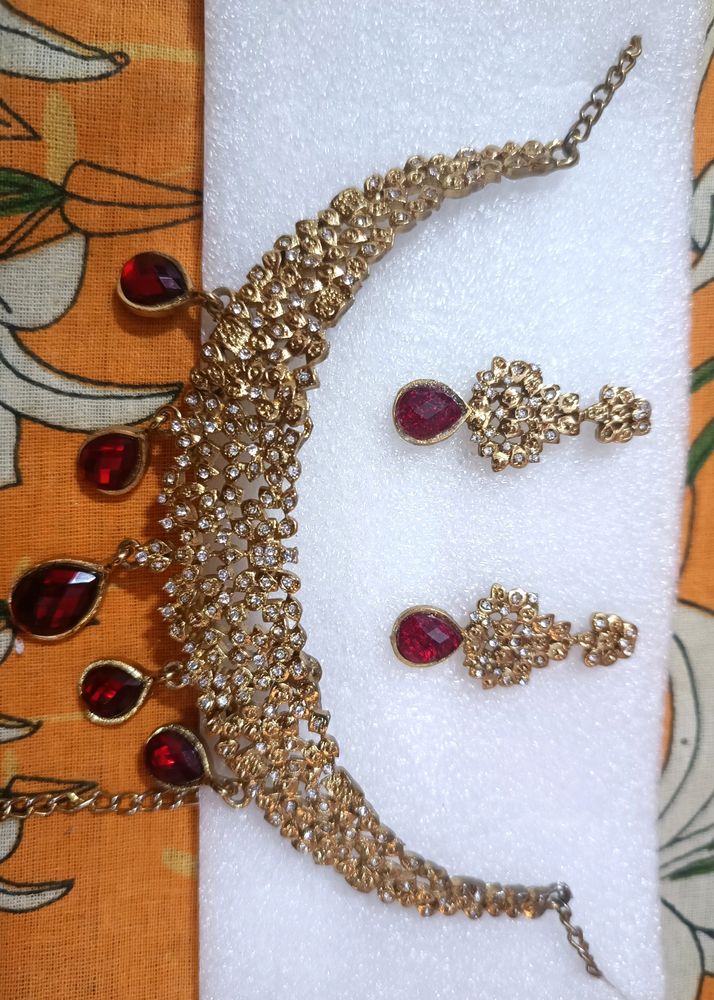 Choker Set With Red Stone Embedded