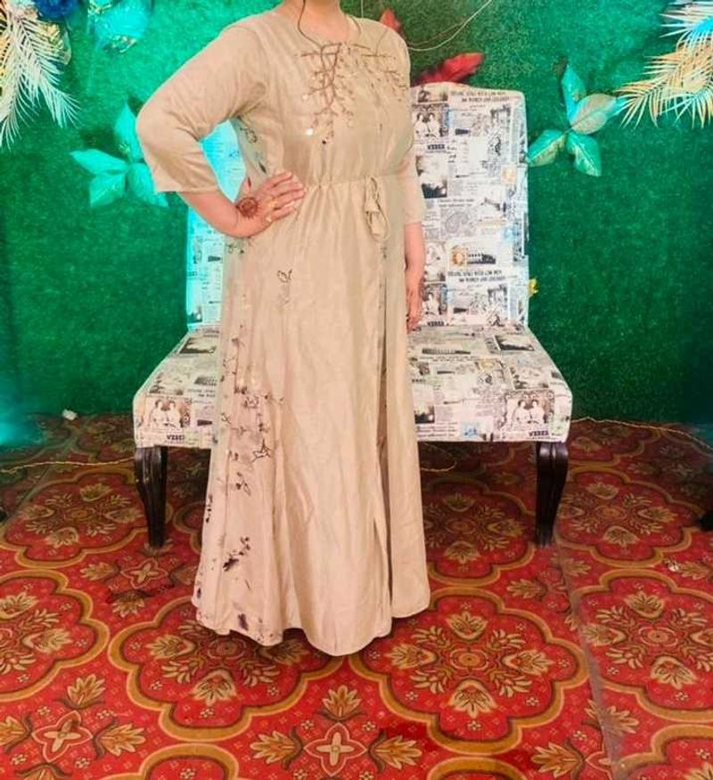 Elegant English gown from Canada