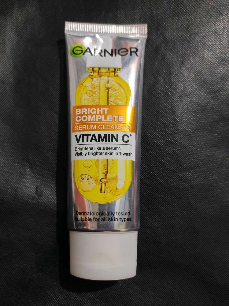 Garnier Bright Complete Serum Cleanser Vitamin C