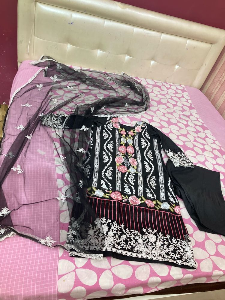 Embroidered Kurta Set