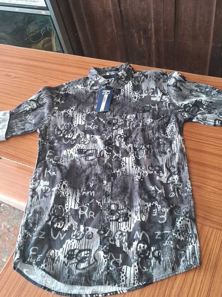 Patterned Men&#39;s Shirt