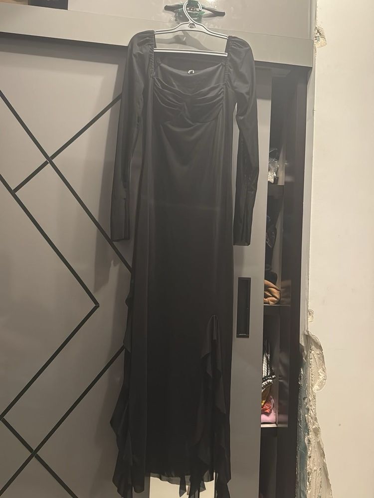 Elegant Black Maxi Dress