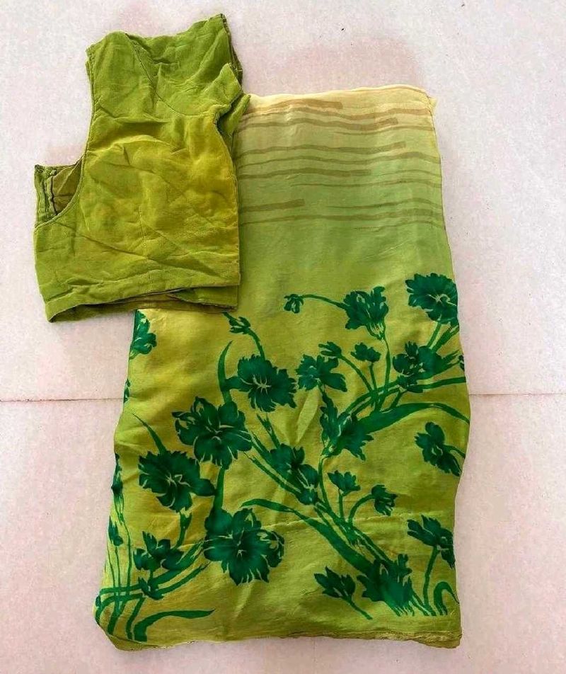 Green Floral Printed Saree With Blouse
