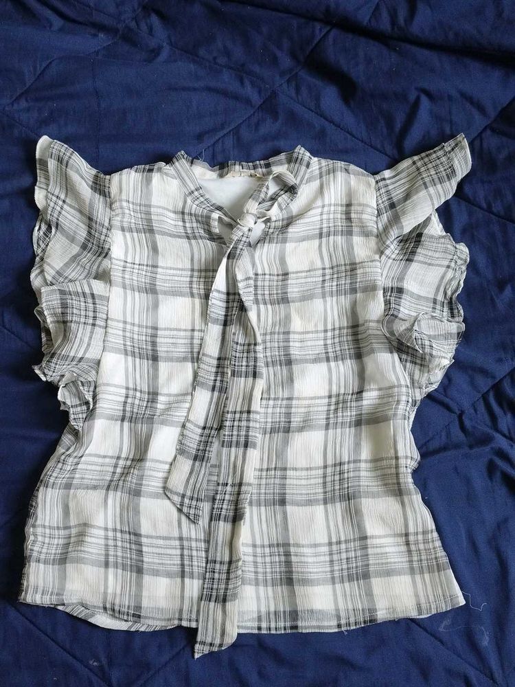 Plaid Ruffle Sleeve Blouse