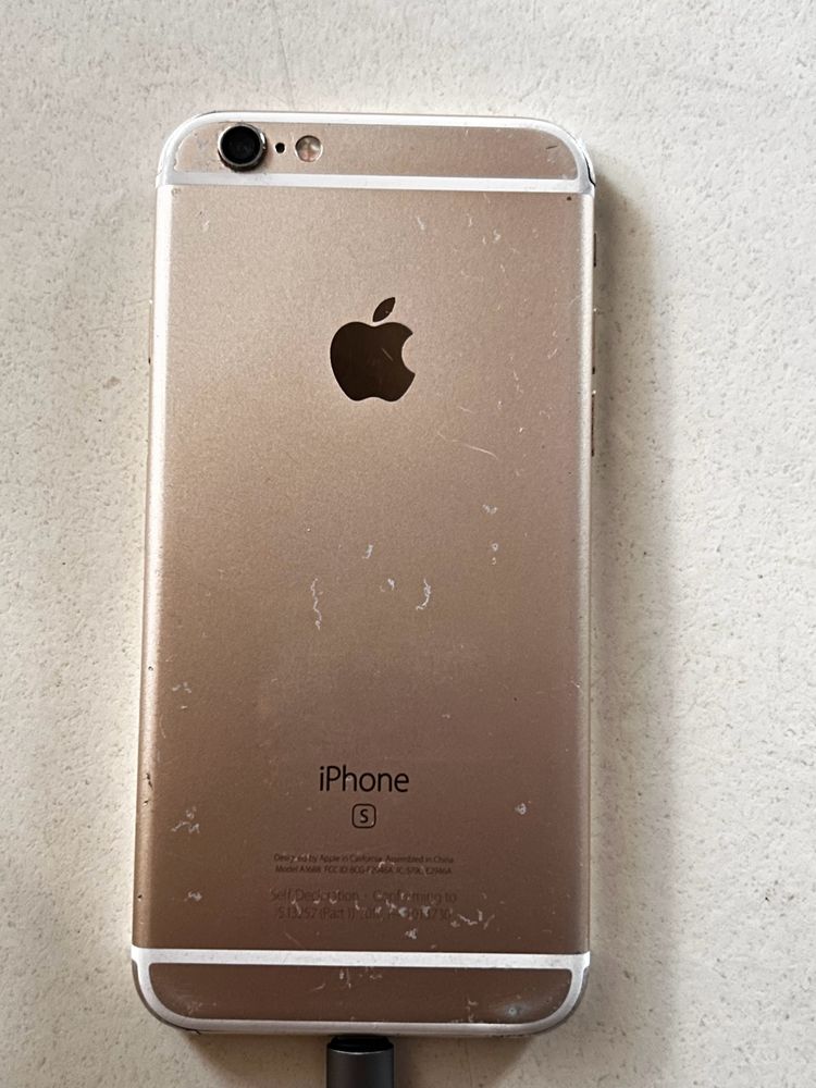 iPhone 6s - 64Gb / 100% Battery Health