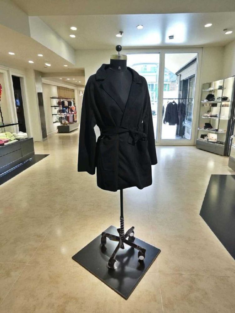 Sales 🪀🪀🪀Pre Loved Suede Jackets 🥰💕fyre Rose