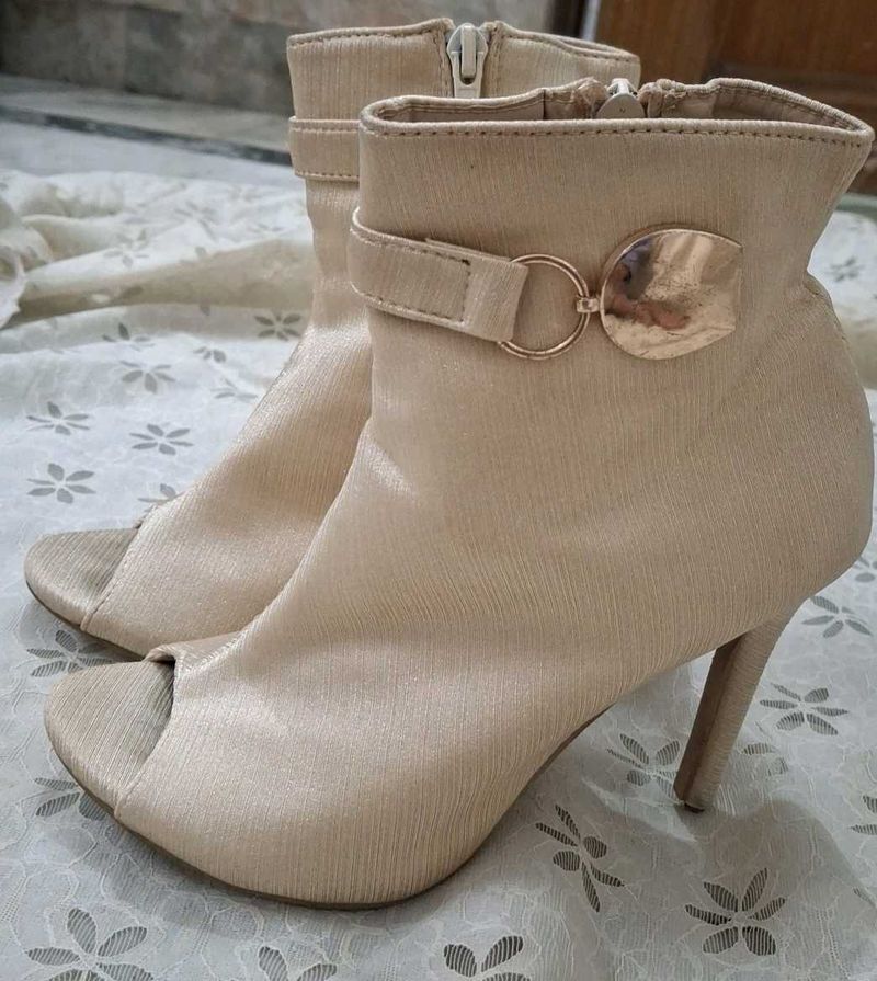 Stylish Peep-Toe Booties