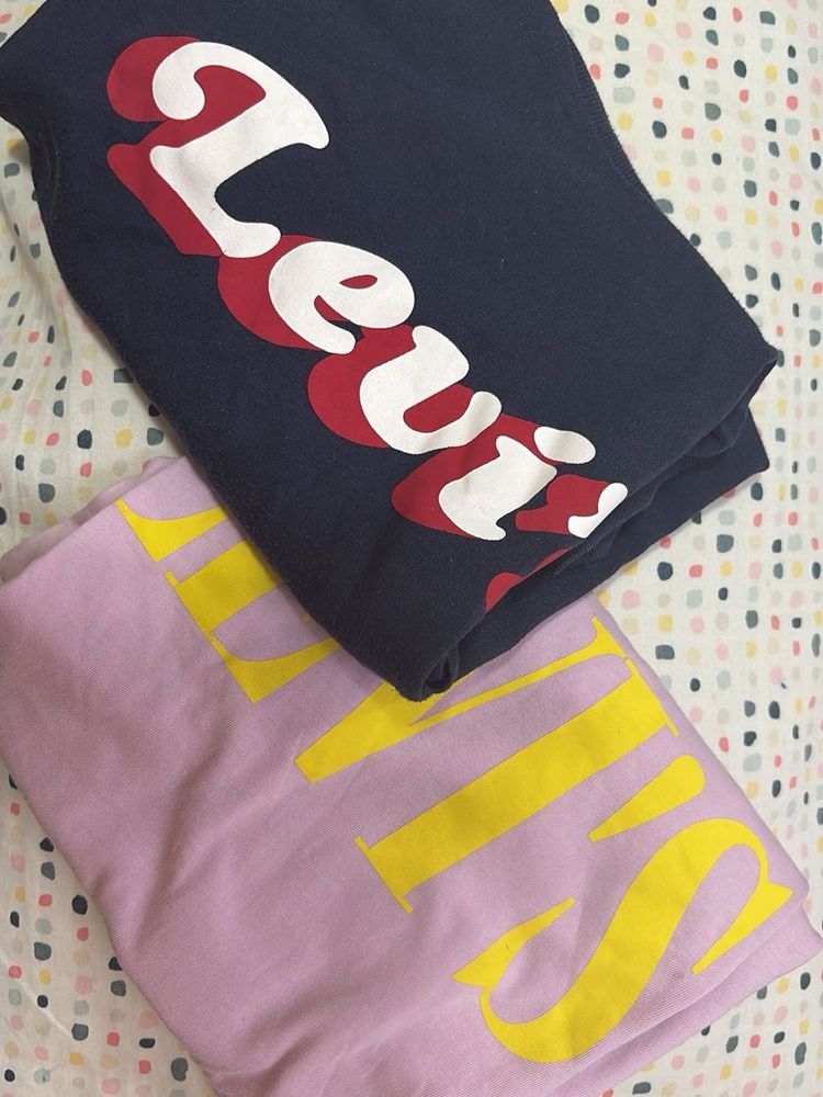 set of 2 casual Levi&#39;s Graphic Tee