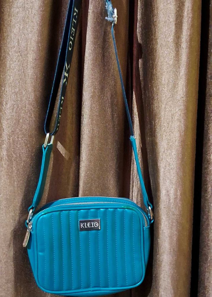 KLIEO  BRANDED SLING BAG With Multiple Zip Pockets