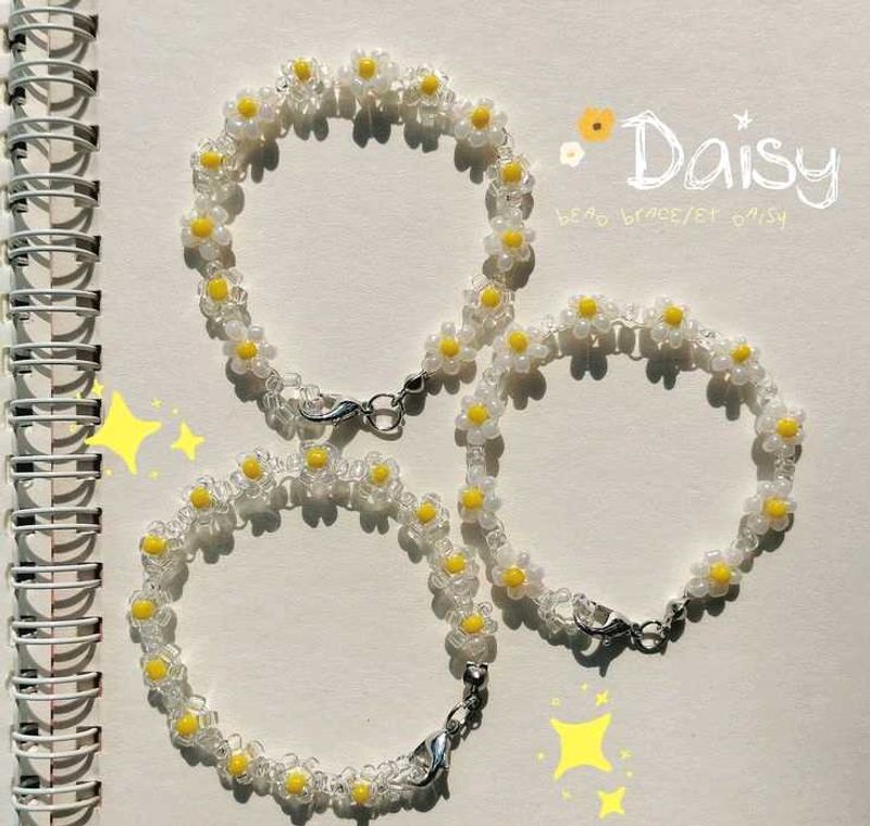 Beaded Daisy Bracelet