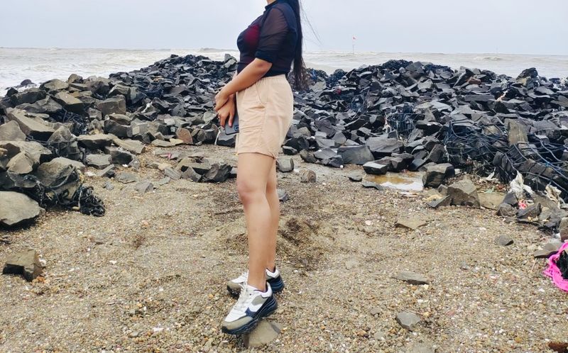 Solid Causal Beige Shorts