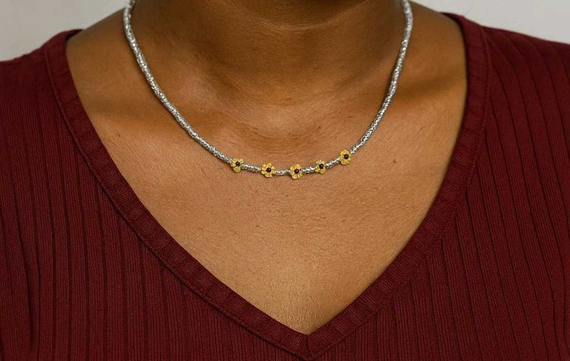 Handmade floral beaded daisy necklace