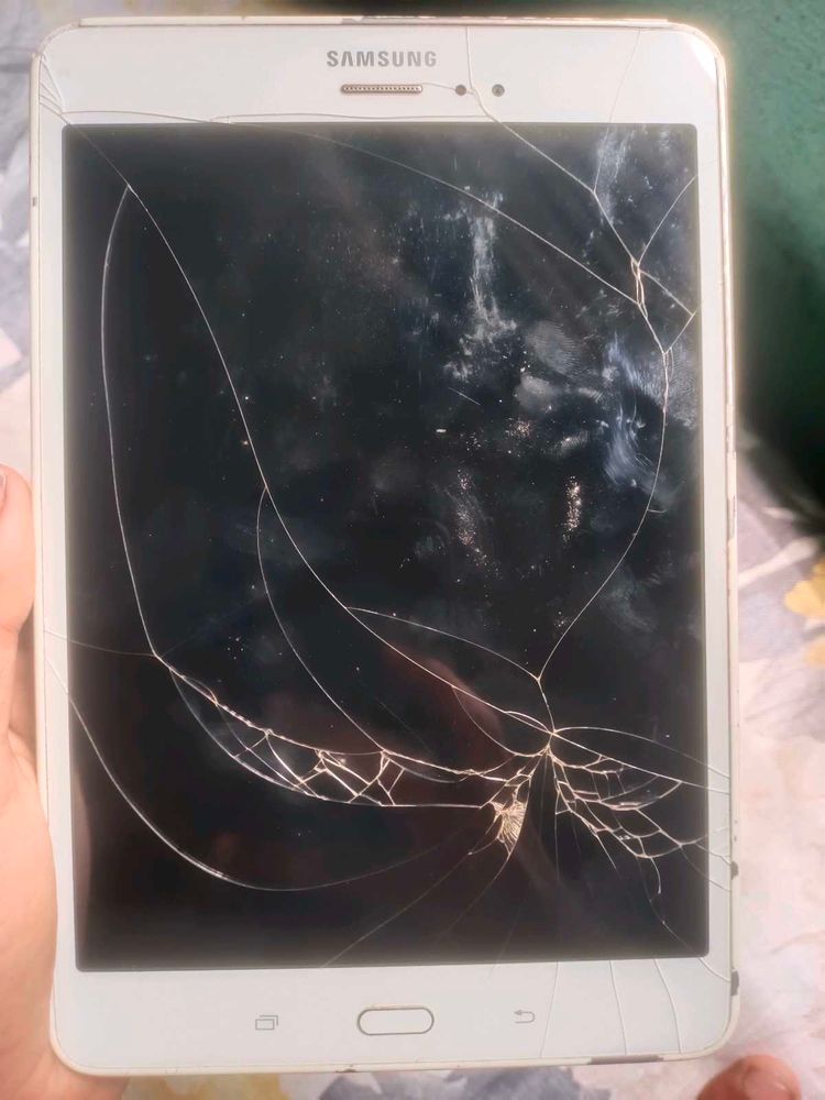 Samsung Tablet - Cracked Screen