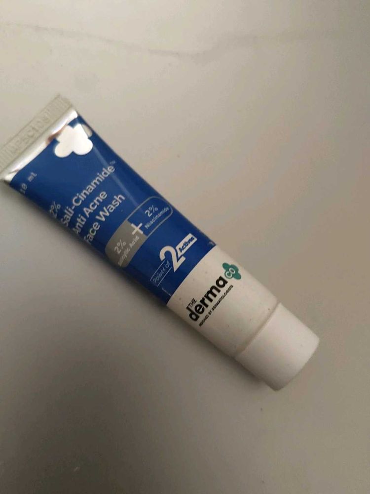 The Derma Co Face Wash Tester