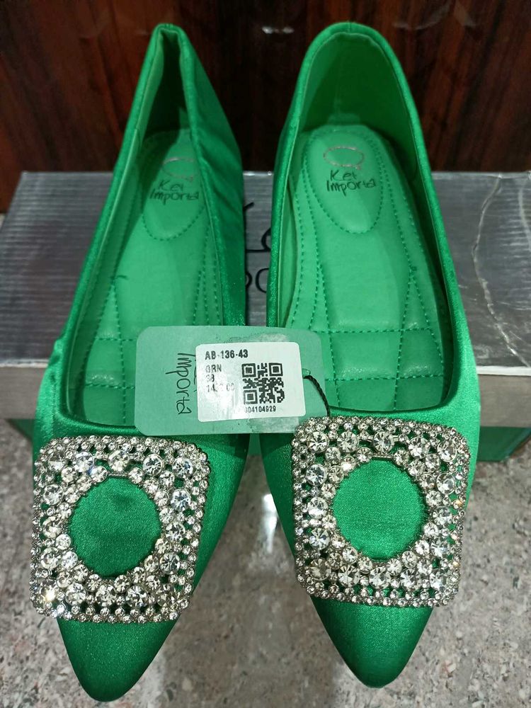 Elegant Green Ballet Flats