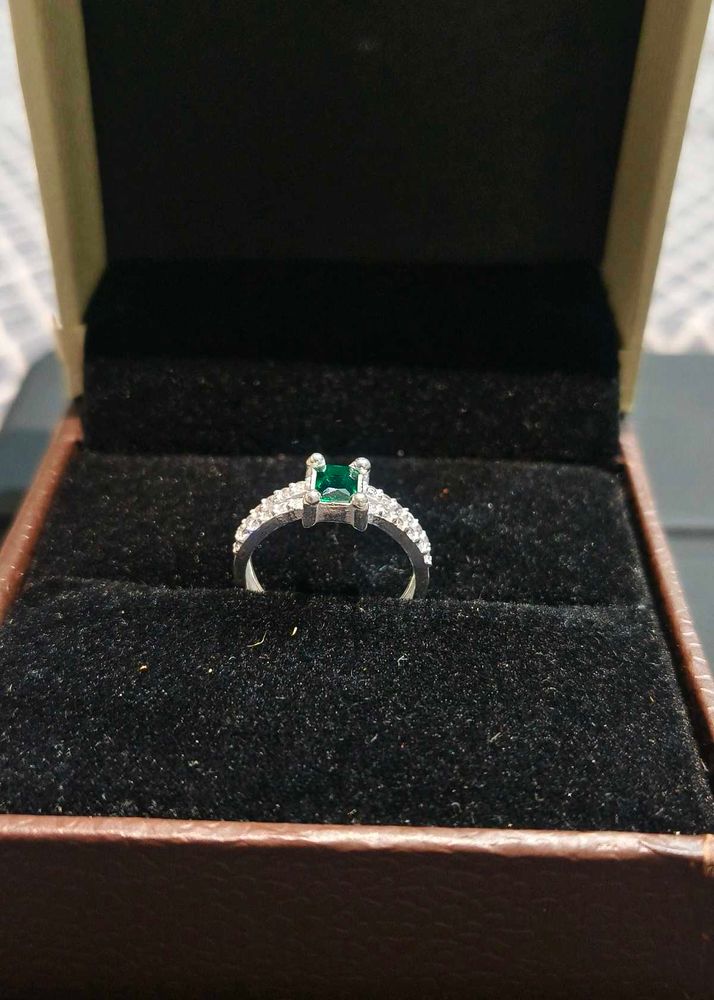Emerald Gemstone silver ring 💍