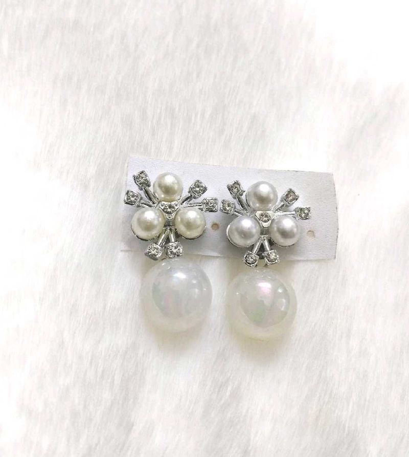 PEARL EARRINGS