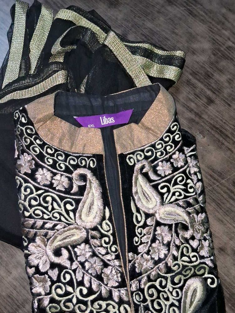 Elegant Embroidered Kurta Set