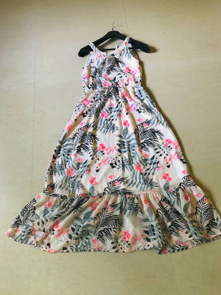Sleeveless Gawn For Girls