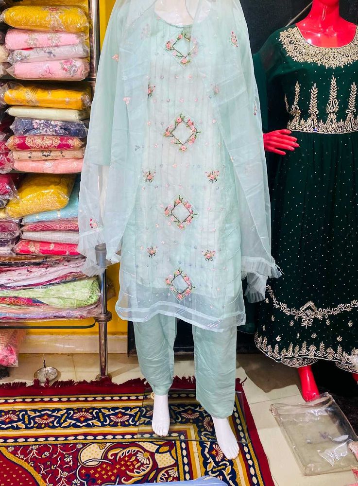Pakistani Suit