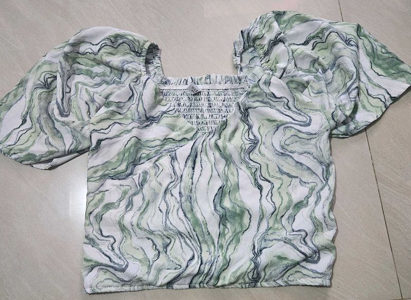 Chic Patterned Crop Top