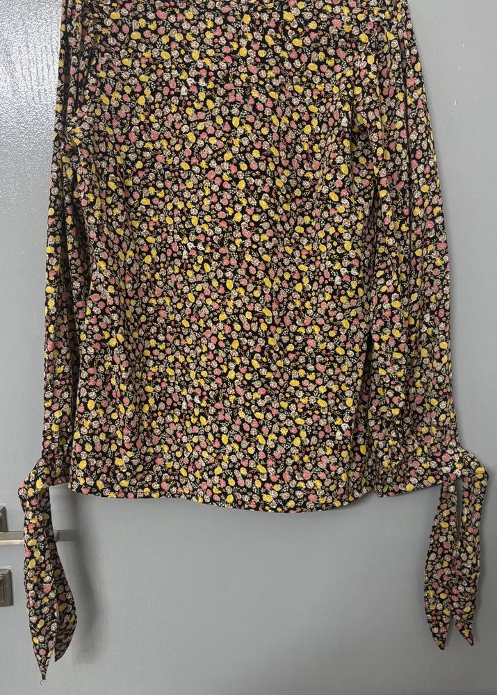 Floral Print Tie Sleeve Top