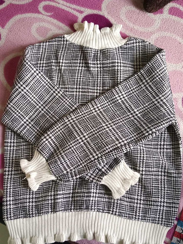 Stylish Plaid Pullover Sweater