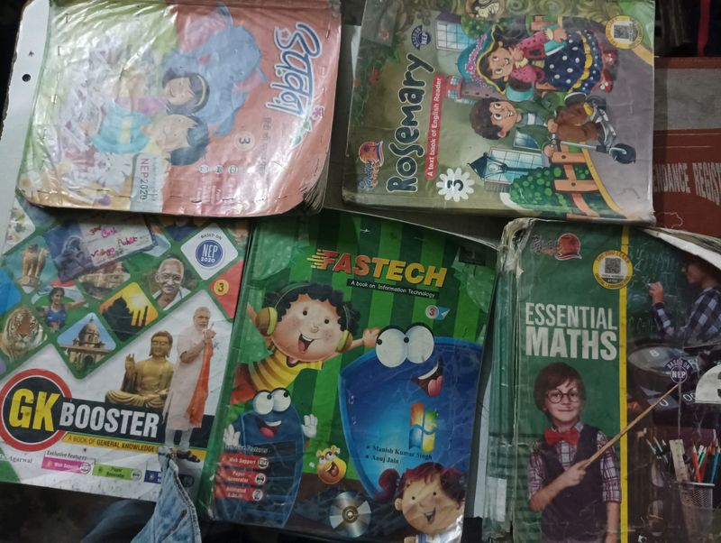 Class 3rd Gk Math Hindi Computer and EVs Book