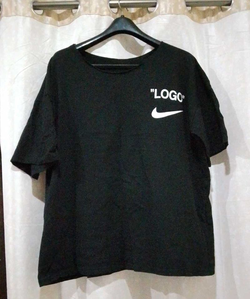 Nike &#34;LOGO&#34; Black Tee