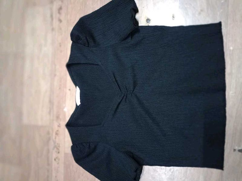 Black Puff Sleeve Top