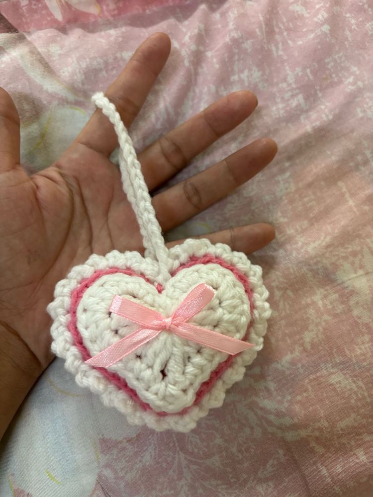 Cute Heart Charm (crochet)💗💗