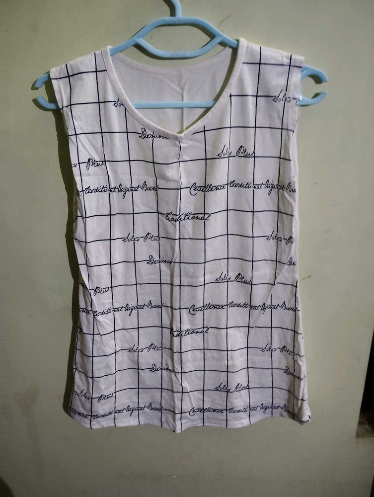 Grid Print Sleeveless Top