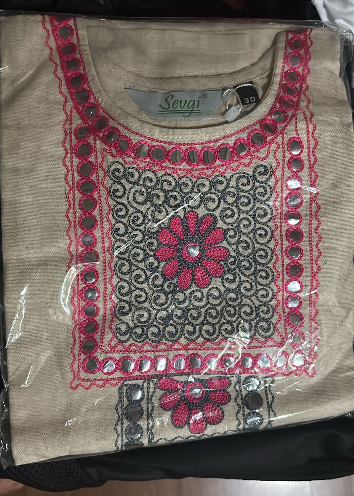 Kids Embroidered Kurta With Bottom