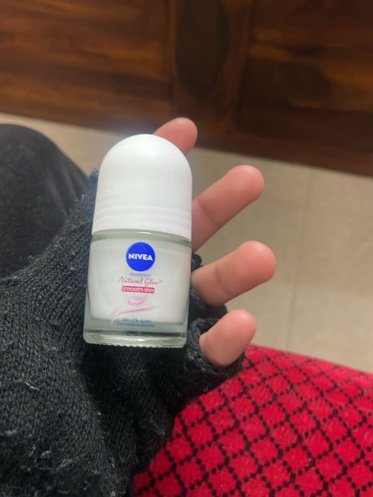 Nivia Deodorant Natural Glow Smooth Skin 48 Hrs