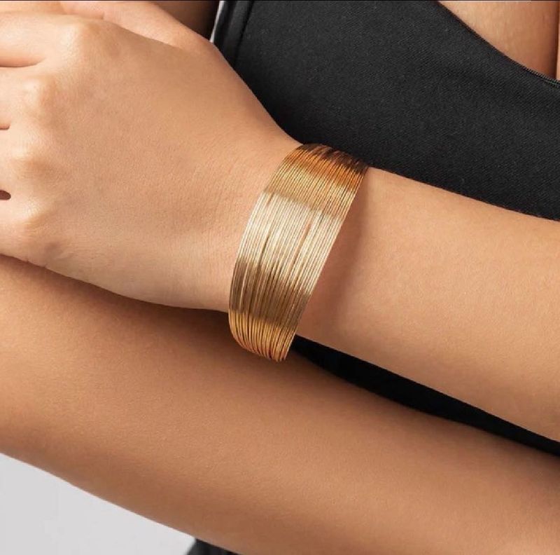 Gold-Plated Bangle-Style Cuff Bracelet🎀🎀