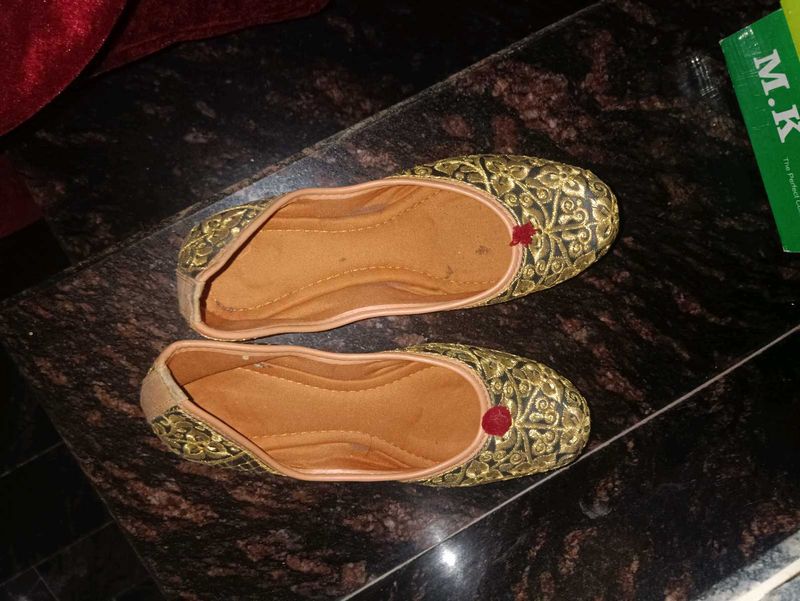 Jaipuri Juti
