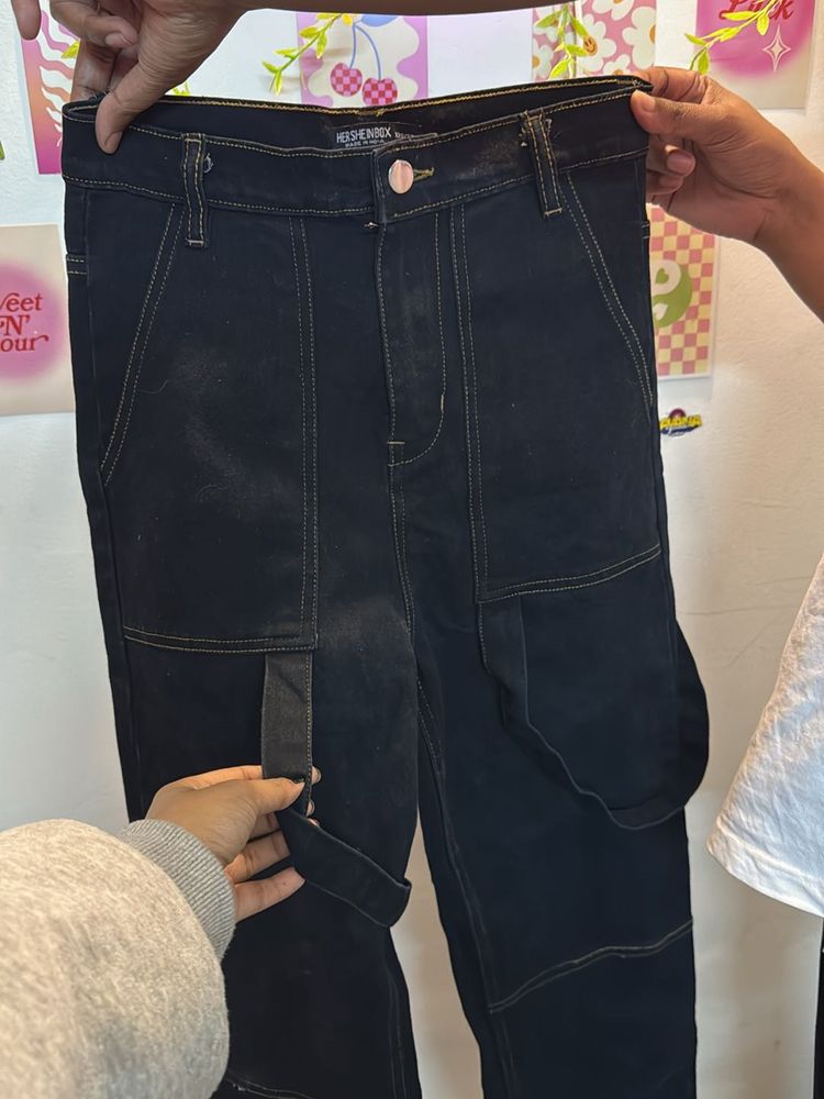 Black Hereshein  Cargo