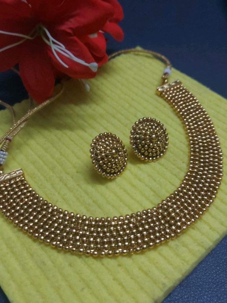 Very Beautiful Golden New Neckless Set