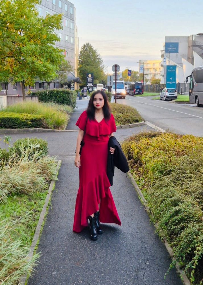 Elegant Red Ruffled Dress