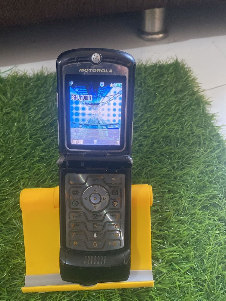 Motorola V3