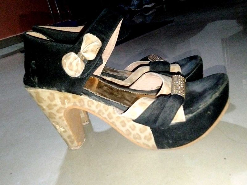 Stylish Heeled Sandals